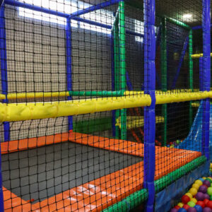 10.zona-infantil-haz-tu-party-local-alcorcon