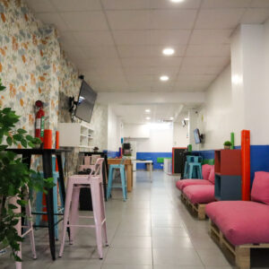 12.zona-comunes-haz-tu-party-local-alcorcon