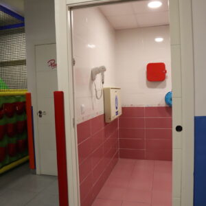 17.zona-comunes-haz-tu-party-local-alcorcon