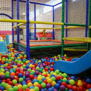 4.zona-infantil-haz-tu-party-local-alcorcon